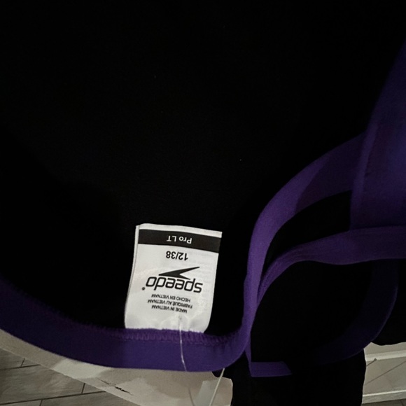 NWT Women’s Speedo Endurance Plus Flyback Swimsuit. Black and purple. - Picture 5 of 6